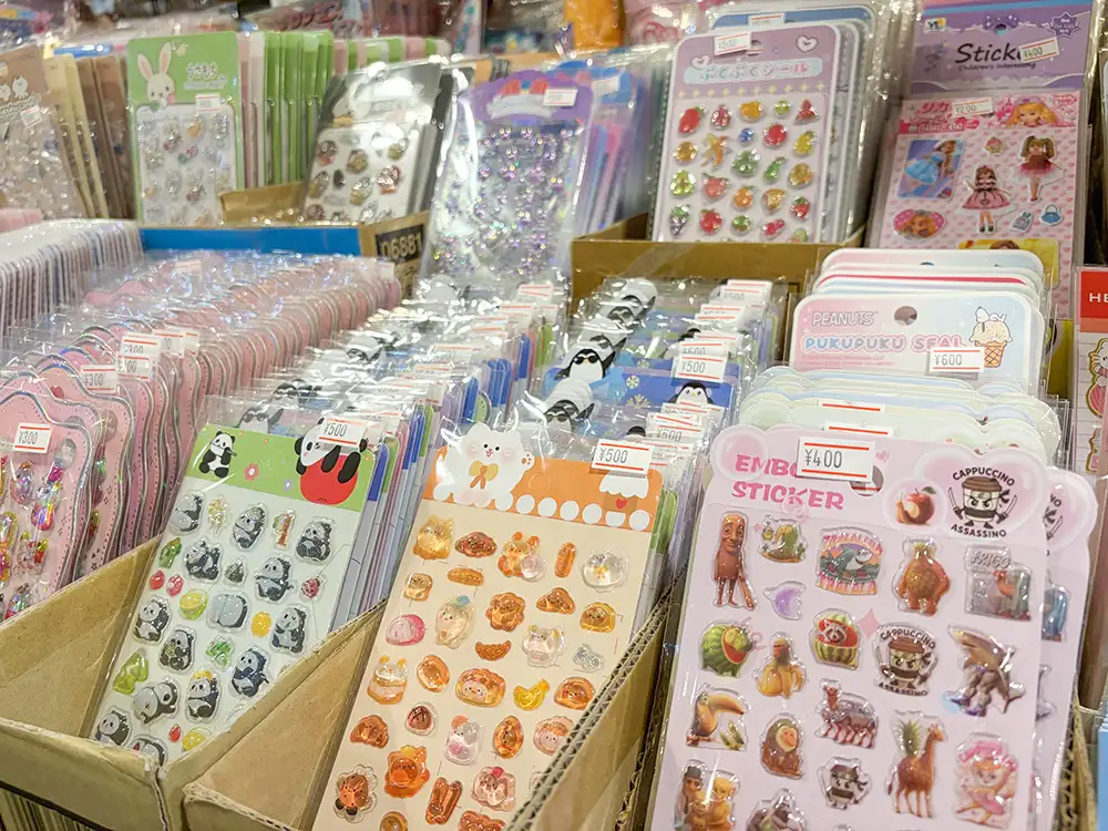 人気のシール販売中